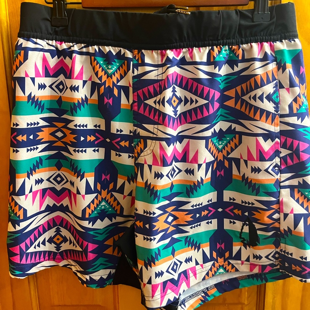 TACHUNTFISH Men’s athletic shorts. Large. Aztec